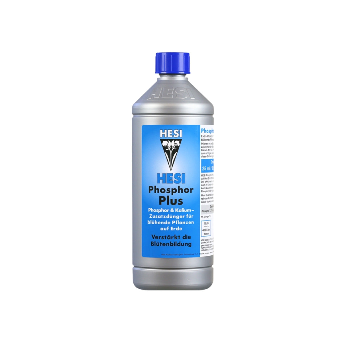 Erde-Dünger „Phosphor Plus“ von der Marke Hesi. Grau-silber farbige Kunststoffflasche mit blauem Deckel und blauem Etikett vor einem weißen Hintergrund.