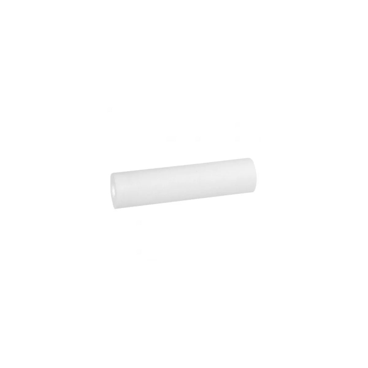 Das Produkt Osmose Sedimentfilter 5 Micron 10 Zoll ist schmal, länglich und befindet sich vor einem weißen Hintergrund.