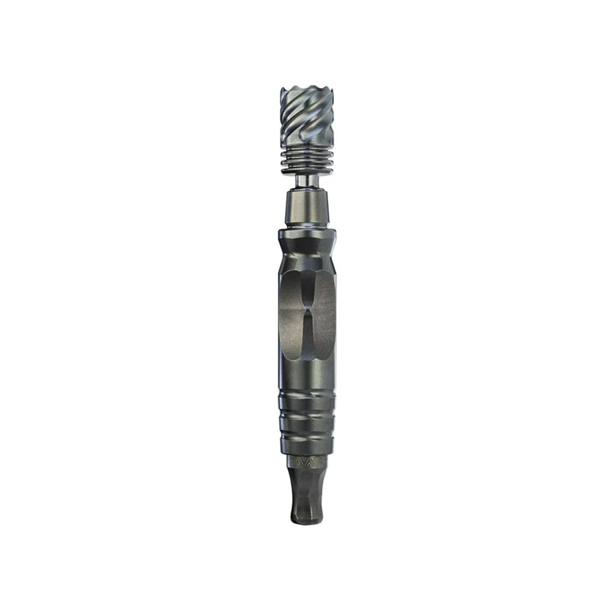The HyperDyn Vaporizer von DynaVap. Der Verdampfer aus Titan in der Farbe dunkelsilber steht vertikal auf einem weißen Hintergrund.