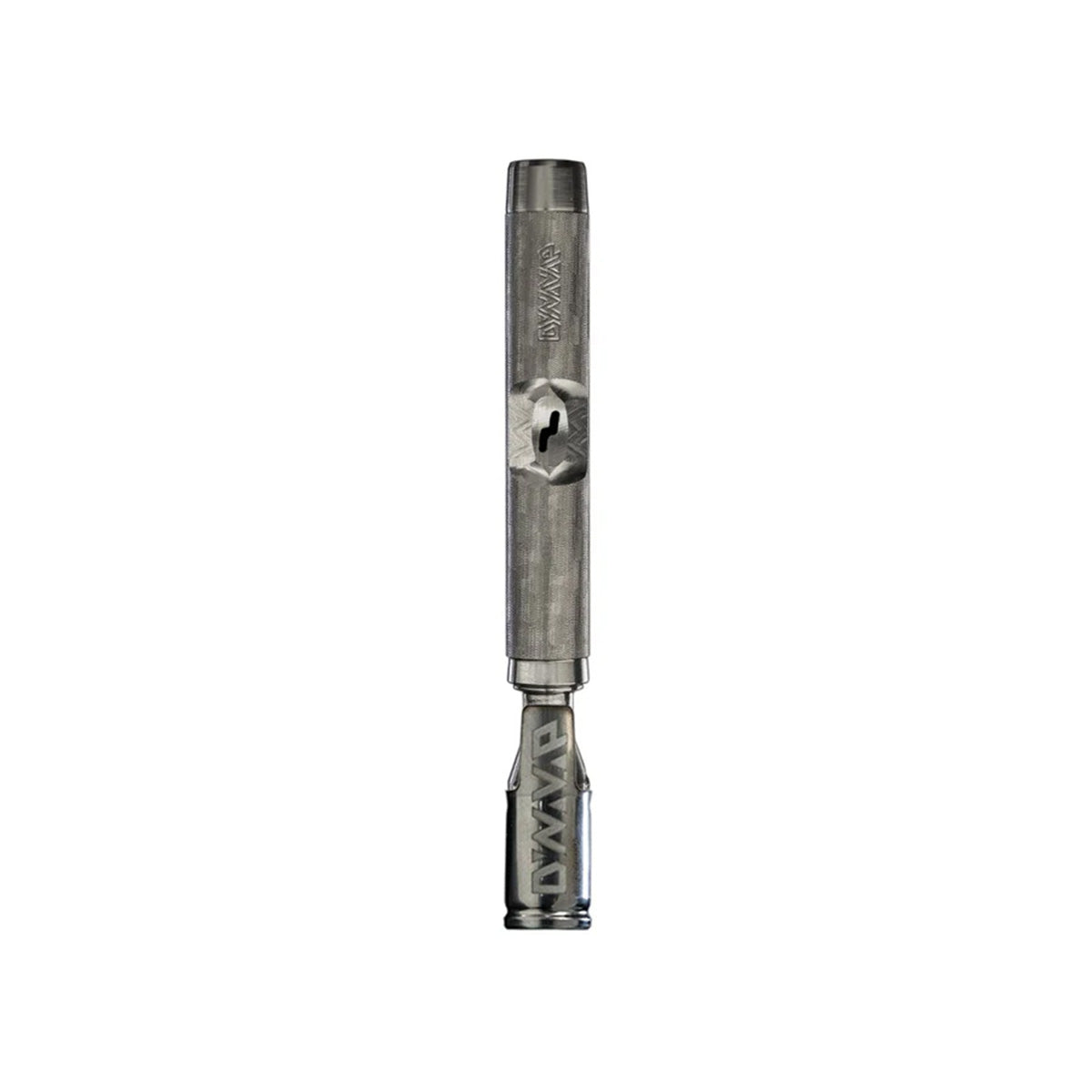 The M7 Vaporizer von DynaVap. Der Verdampfer aus Titan in der Farbe silber-grau steht vertikal auf einem weißen Hintergrund.